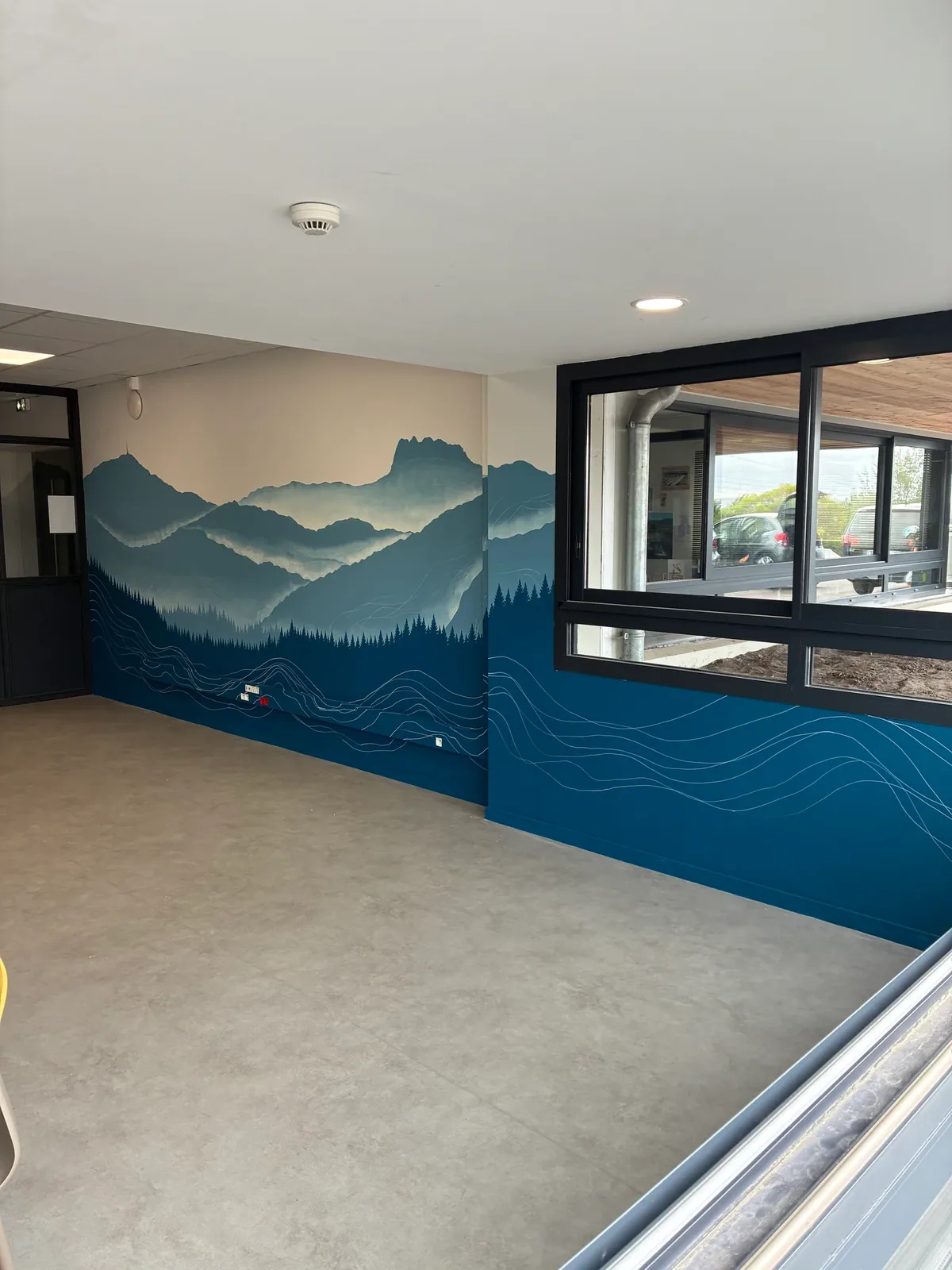 Détail d'une fresque murale de montagnes réalisée au tracé en réalité virtuelle